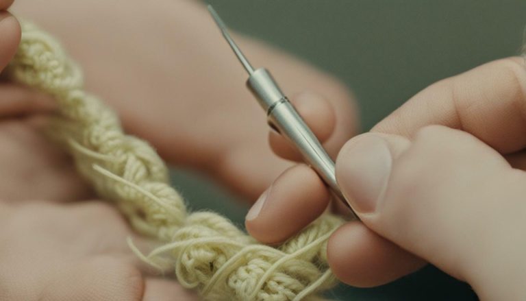 how to hold hook and yarn to crochet